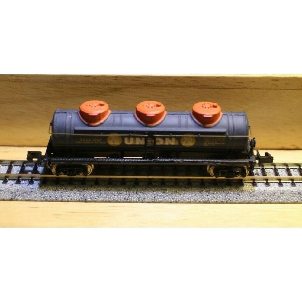 N Scale  Bachmann DomeTank Car UNION 76 UCOX 10162 USED. (H)